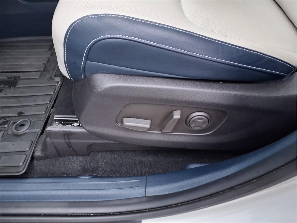 Used 2025 Kia Carnival SX Prestige image 18