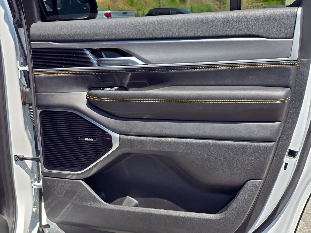 New 2026 Jeep Grand Wagoneer 4WD image 38