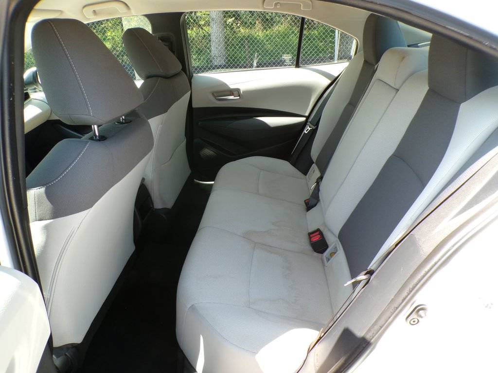 Used 2021 Toyota Corolla LE FWD image 18