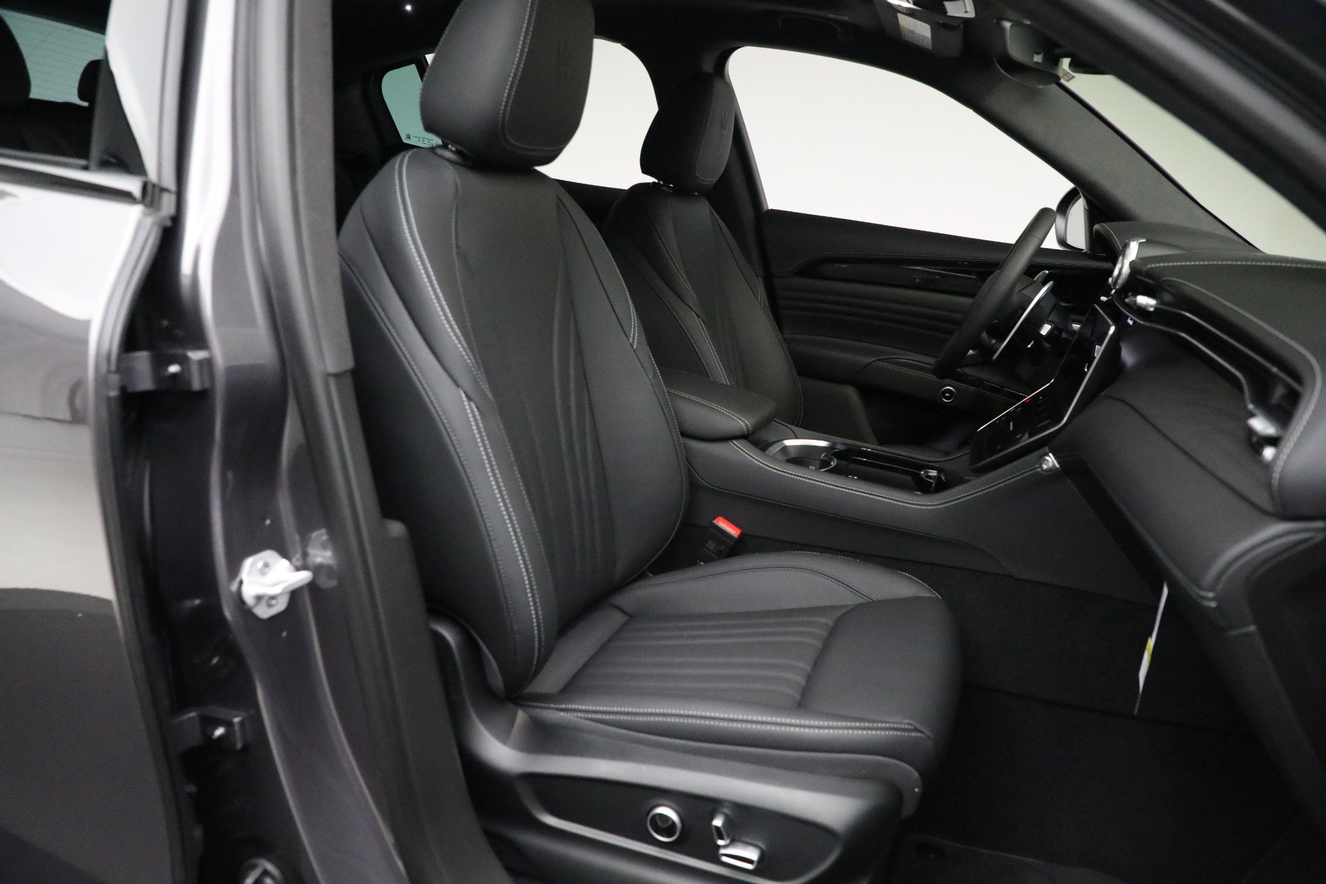 New 2024 Maserati Grecale GT image 29