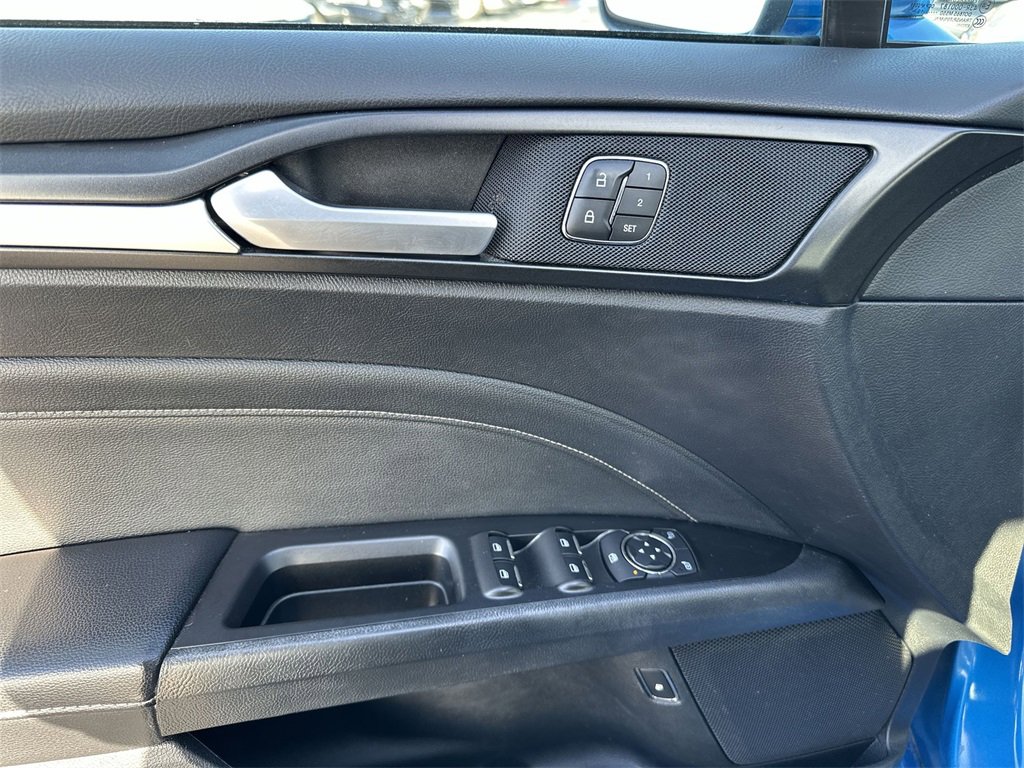 Used 2019 Ford Fusion Energi Titanium image 13