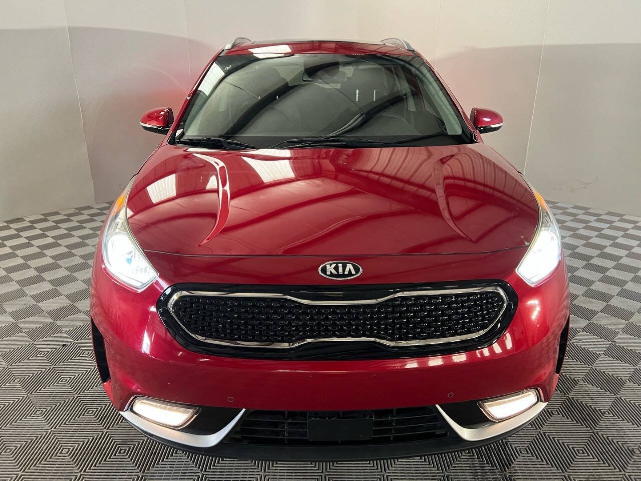 Used 2019 Kia Niro Touring FWD image 3