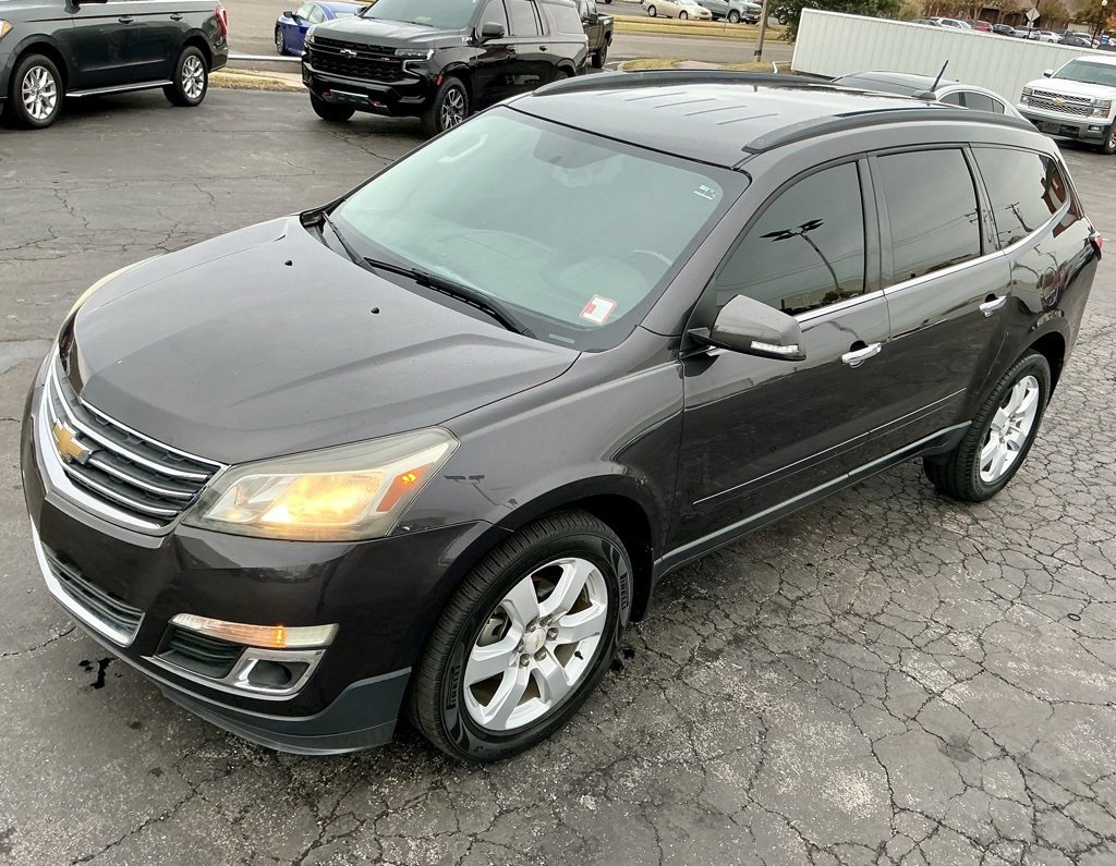 Used 2016 Chevrolet Traverse LT w/ Style and Technology Package image 5