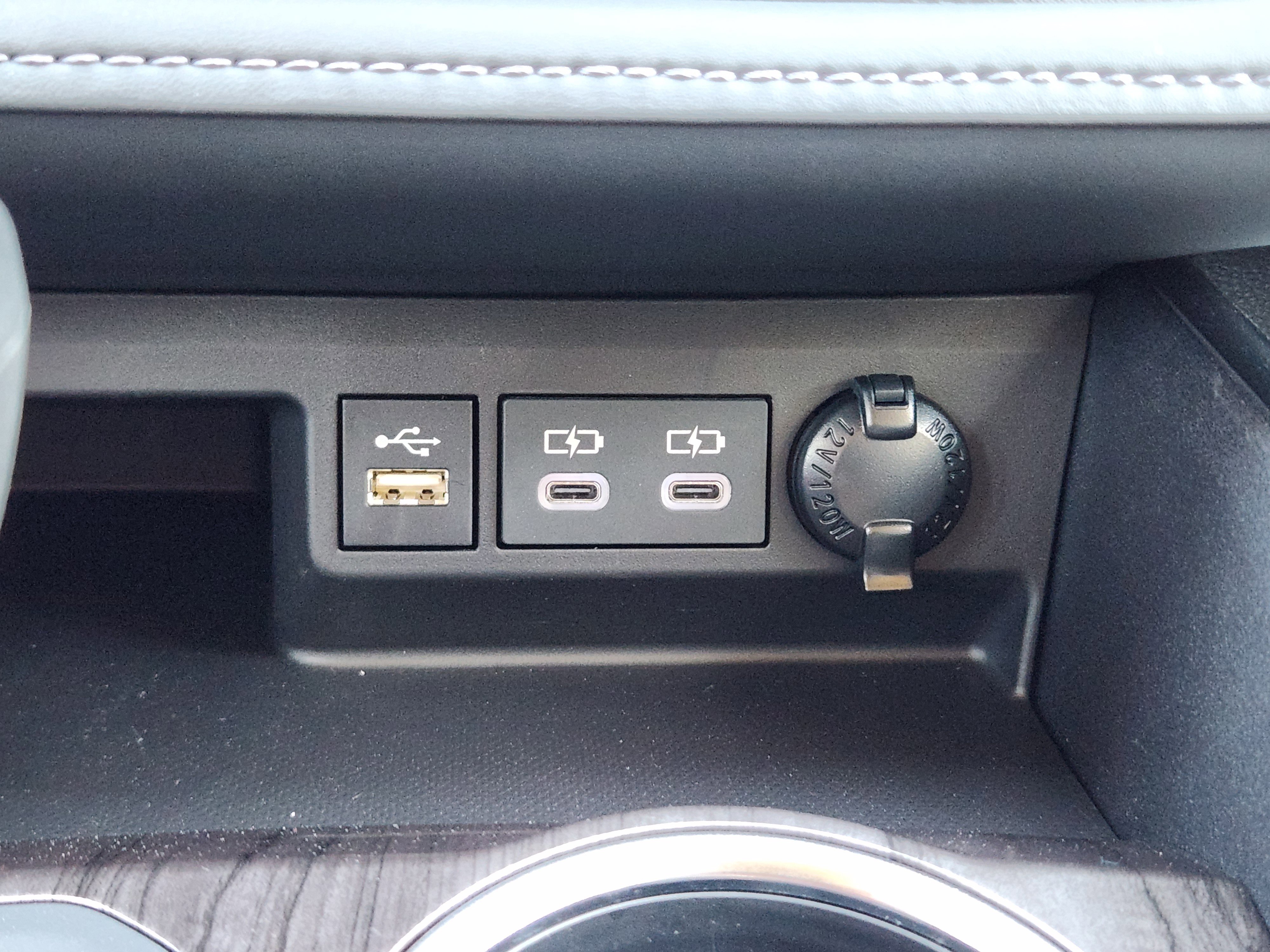 Used 2025 Toyota Highlander Platinum image 26