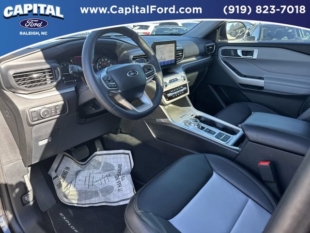 New 2024 Ford Explorer XLT w/ Equipment Group 202A RWD image 19
