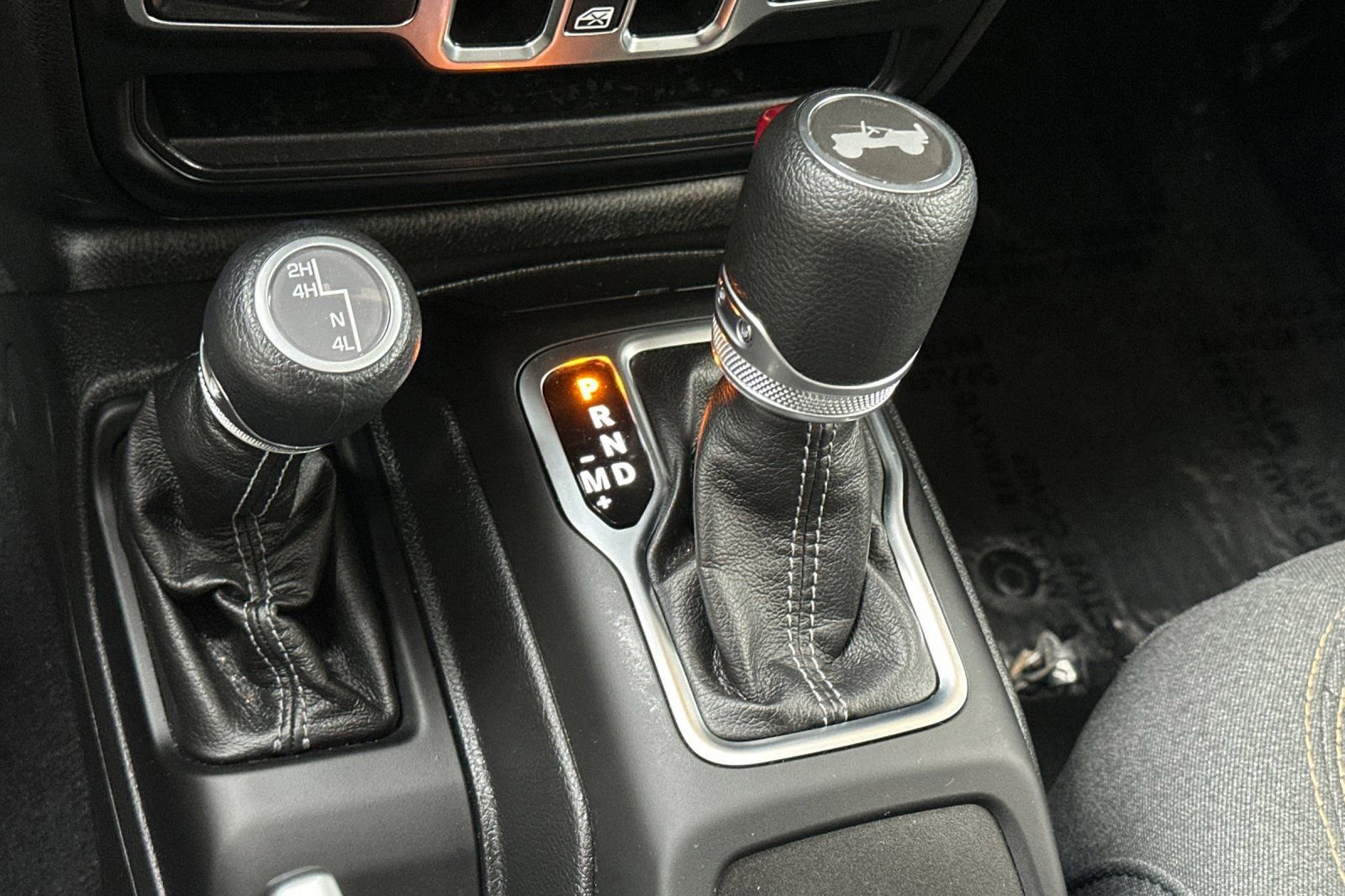 Used 2025 Jeep Wrangler Sahara image 21