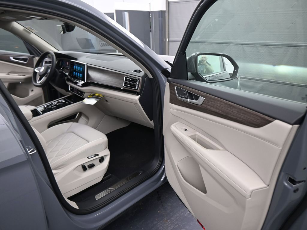 New 2026 Volkswagen Atlas SEL Premium R-Line image 43