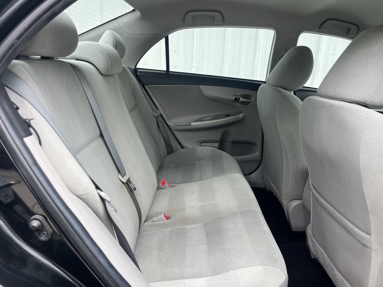 Used 2013 Toyota Corolla LE FWD image 19