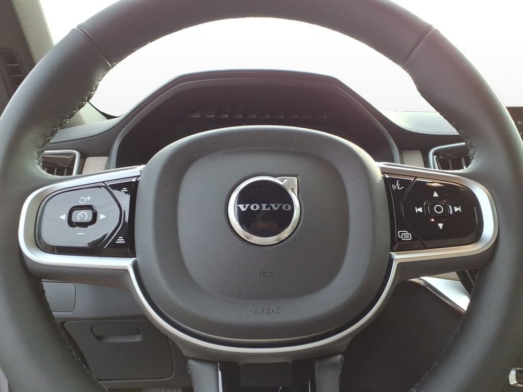 New 2026 Volvo XC90 B6 Plus w/ Protection Package Premier image 16