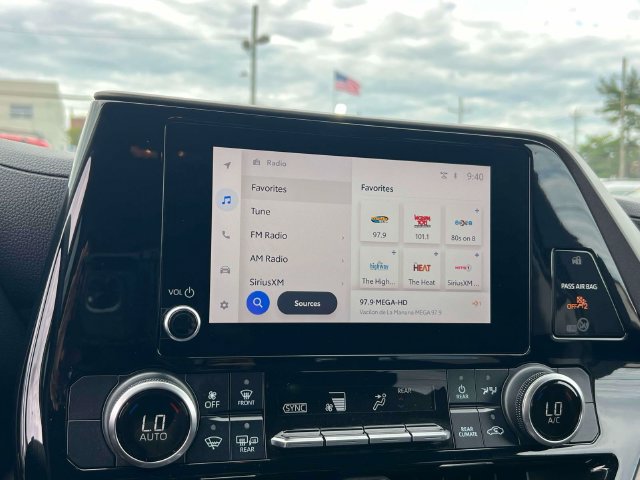 Used 2023 Toyota Highlander L FWD image 27