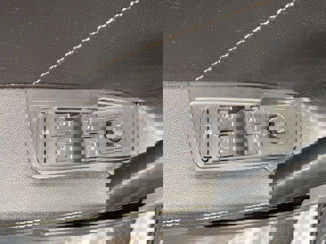 Used 2023 Volkswagen Tiguan SE R-Line image 19