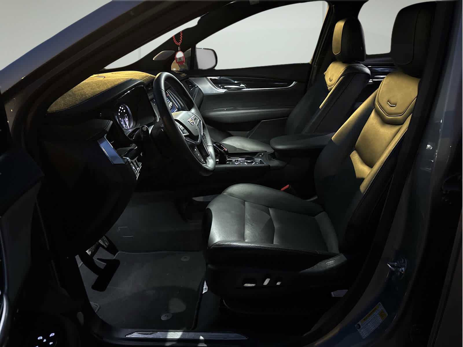 Used 2025 Cadillac XT5 Premium Luxury image 10