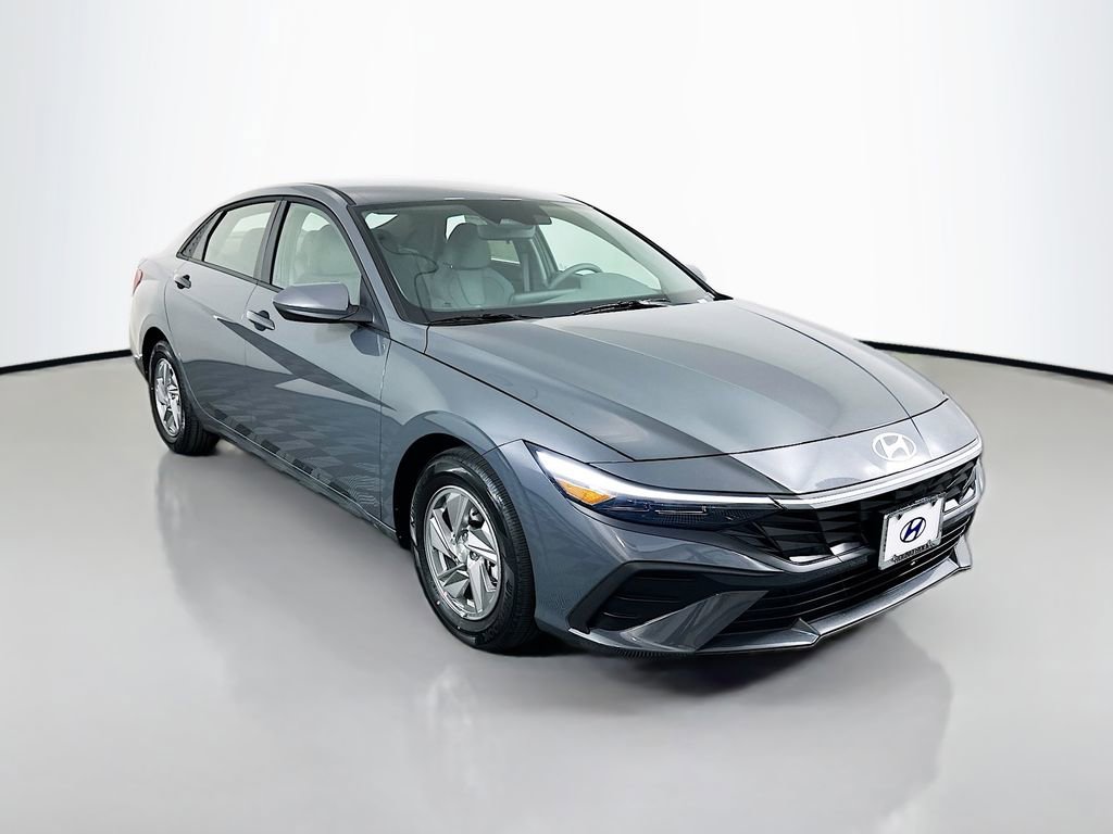 New 2026 Hyundai Elantra SE w/ Cargo Package FWD image 3