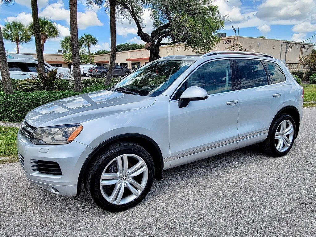 Used 2012 Volkswagen Touareg TDI image 4