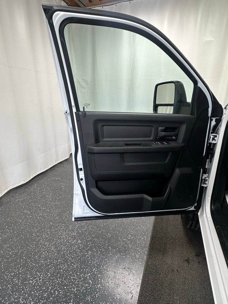 New 2026 RAM 2500 Tradesman w/ Chrome Appearance Group image 9