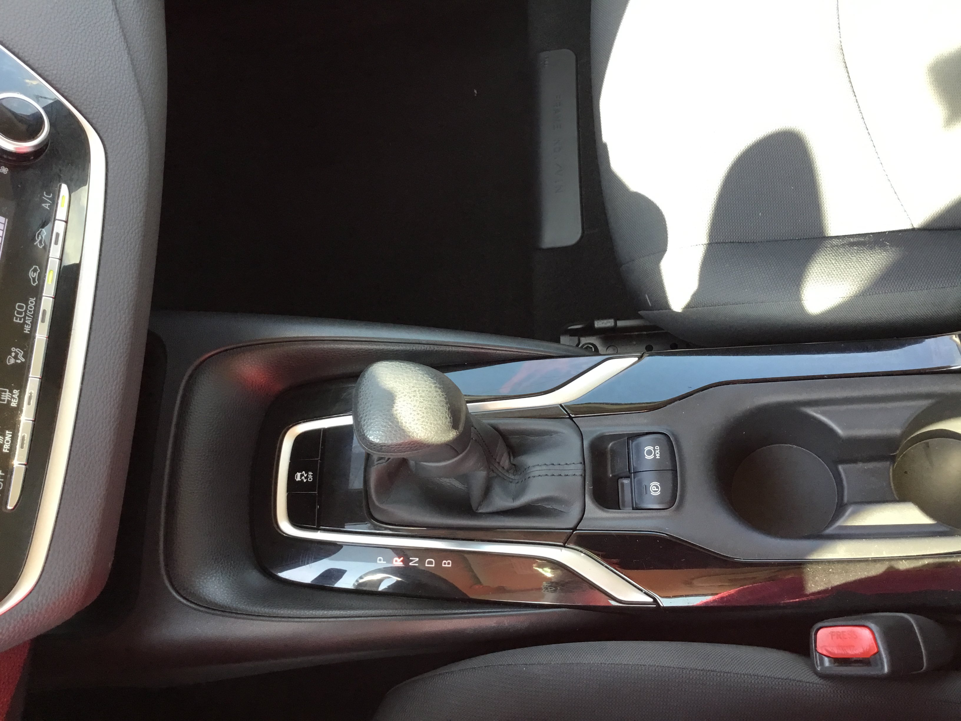 Used 2022 Toyota Corolla LE FWD image 18