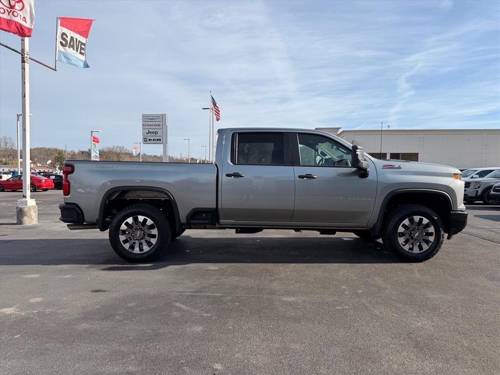 Used 2025 Chevrolet Silverado 2500 Custom w/ Custom Convenience Package image 3
