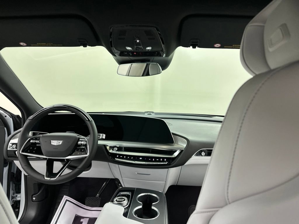 New 2026 Cadillac Lyriq Luxury AWD/4WD image 23