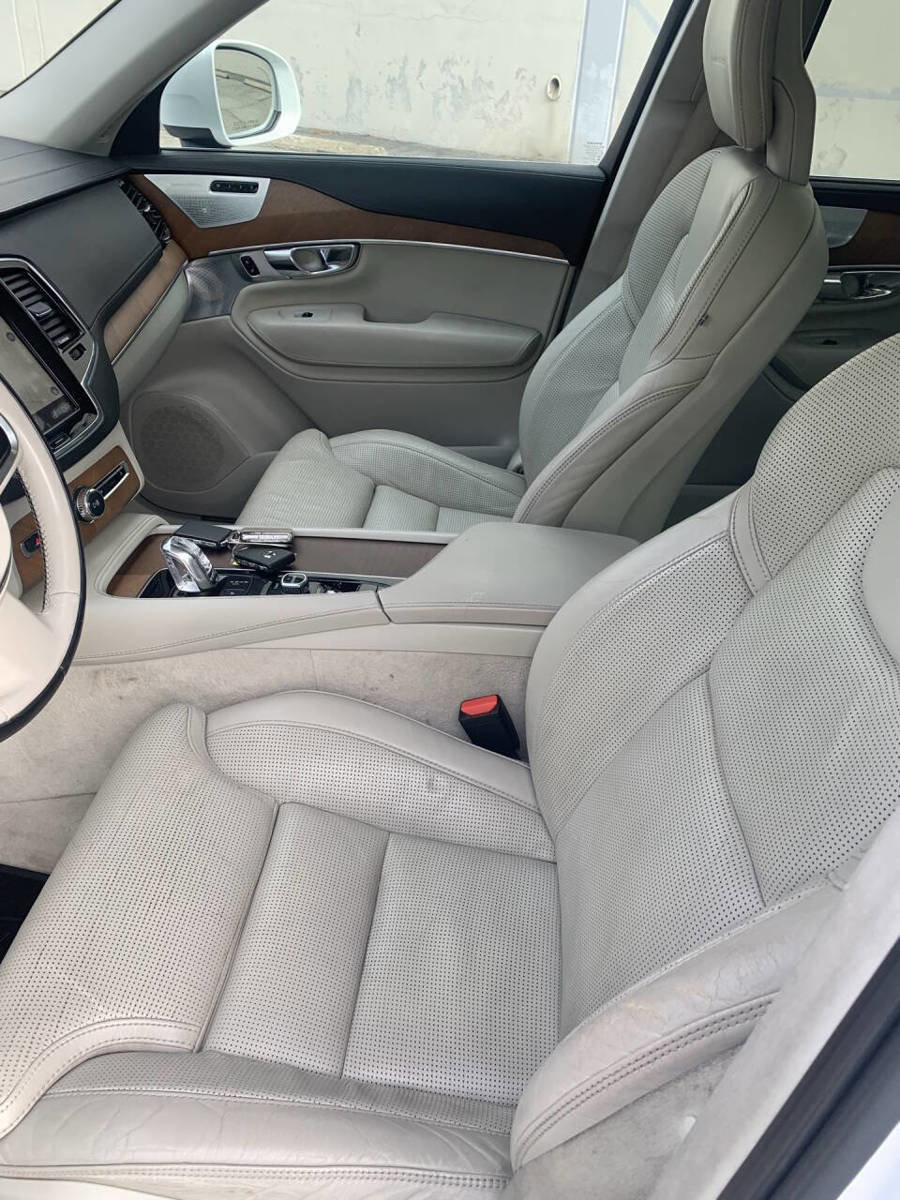 Used 2016 Volvo XC90 T8 Inscription w/ Vision Package AWD/4WD image 18