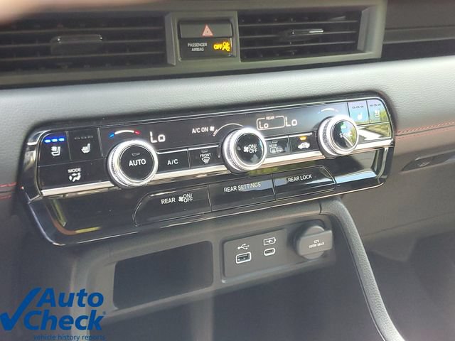 Used 2025 Honda Pilot Black Edition image 31