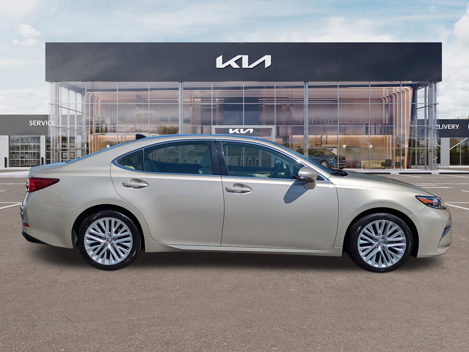 Used 2016 Lexus ES 350 w/ Luxury Package w/Wood Trim image 3