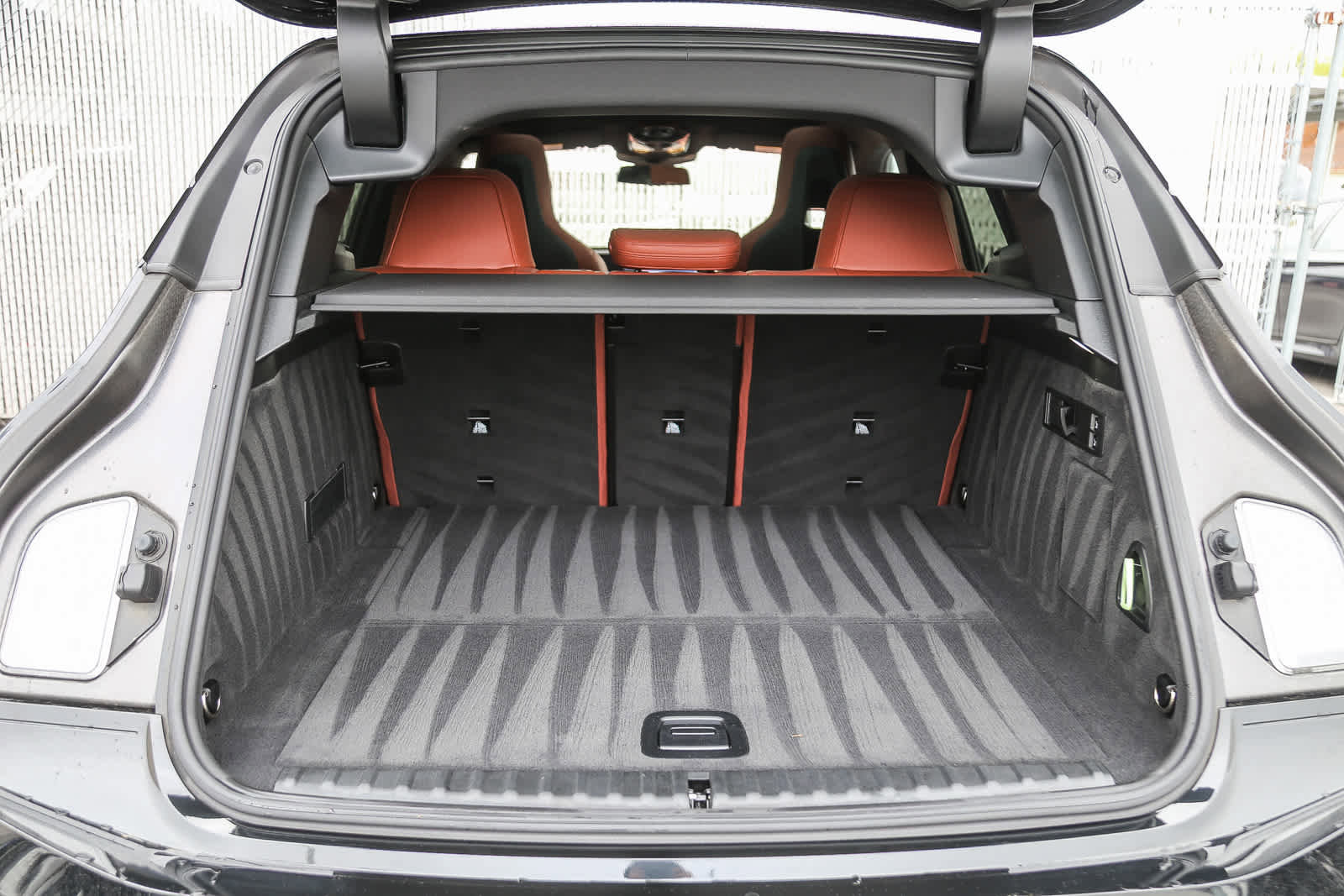 Used 2025 BMW iX xDrive50 w/ Premium Package image 21