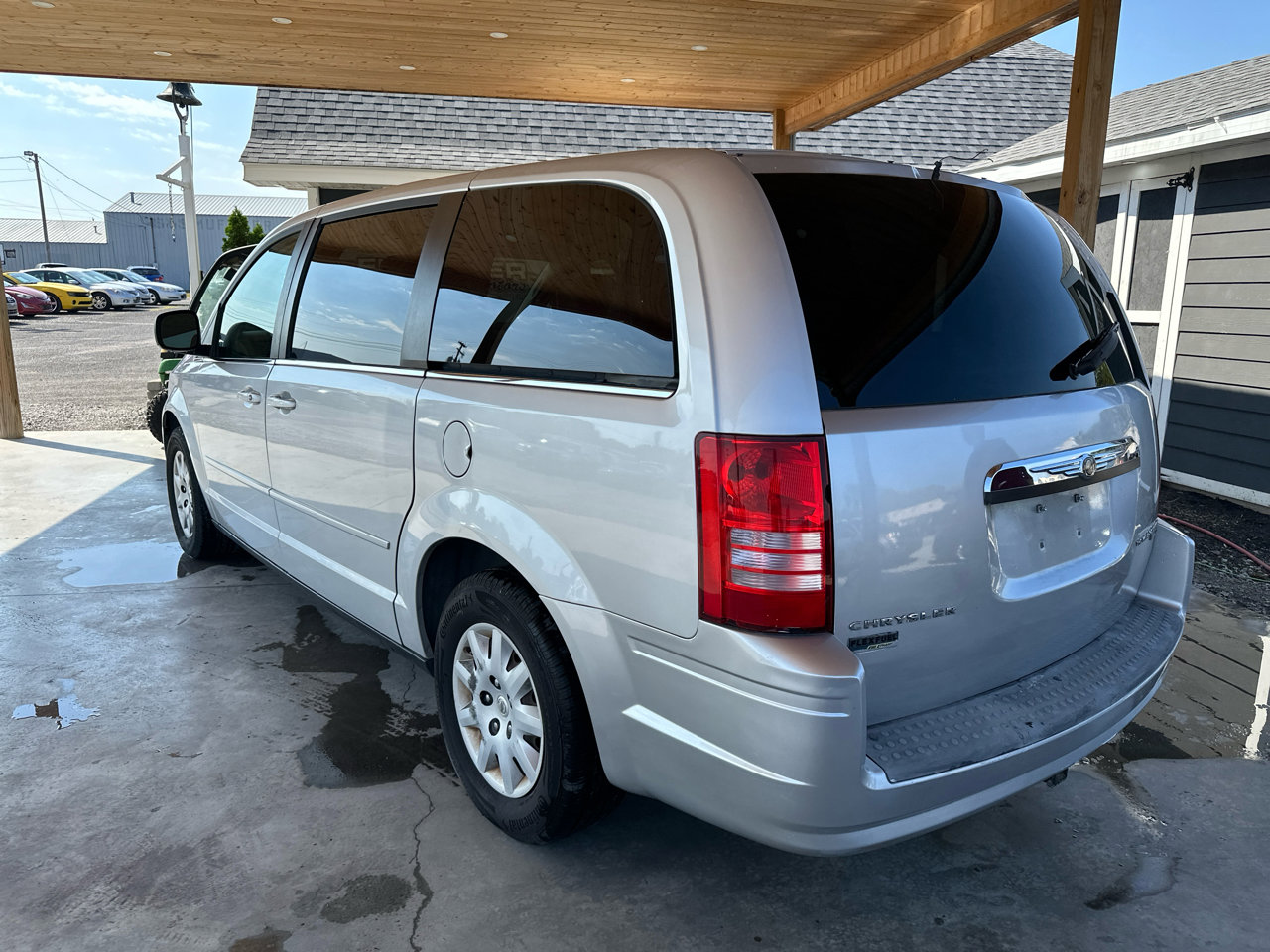 Used 2009 Chrysler Town & Country LX w/ PWR Convenience Group image 9