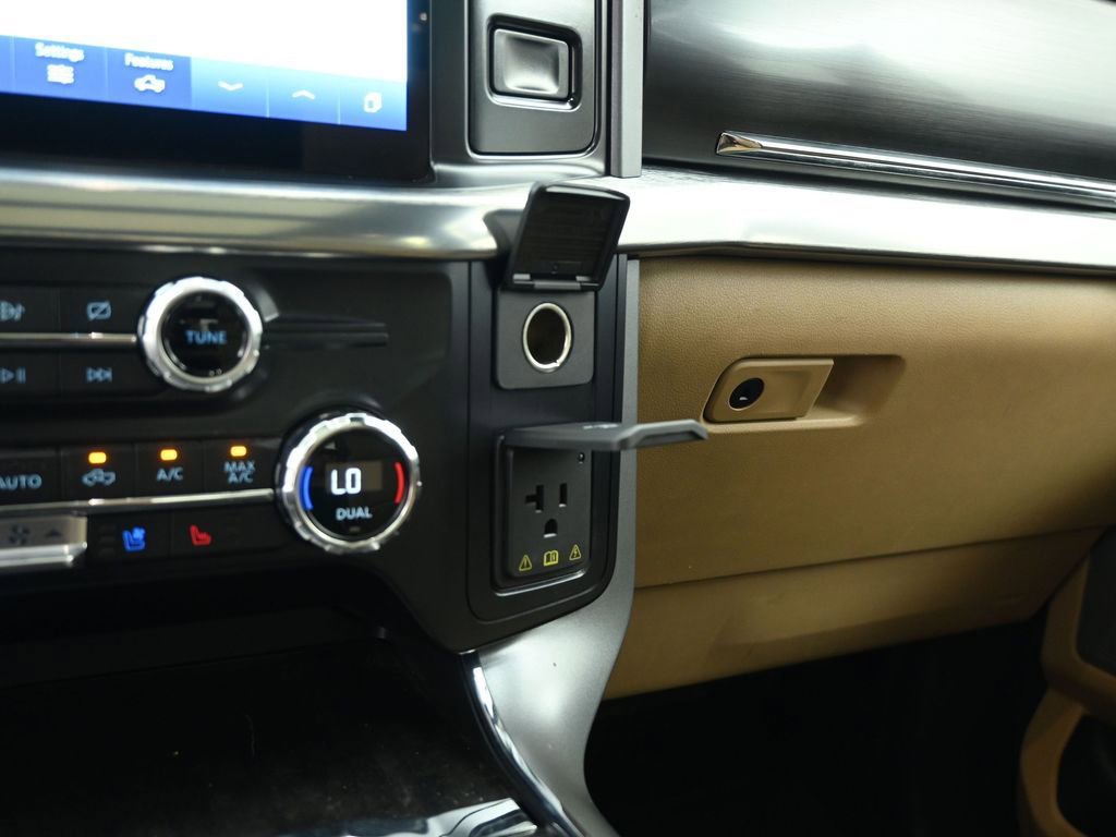 Certified 2021 Ford F150 Lariat w/ Equipment Group 502A High image 19