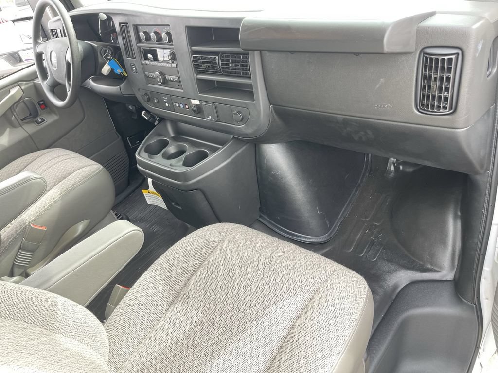 New 2025 GMC Savana 3500 w/ Power Convenience Package RWD image 28