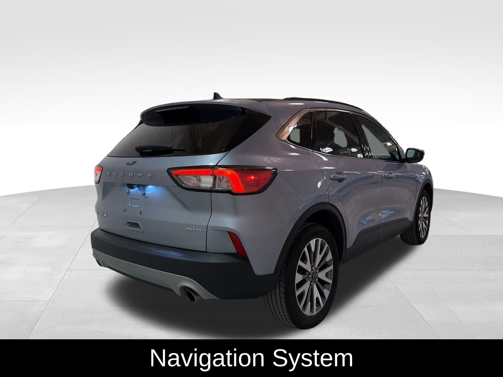 Used 2022 Ford Escape Titanium image 3