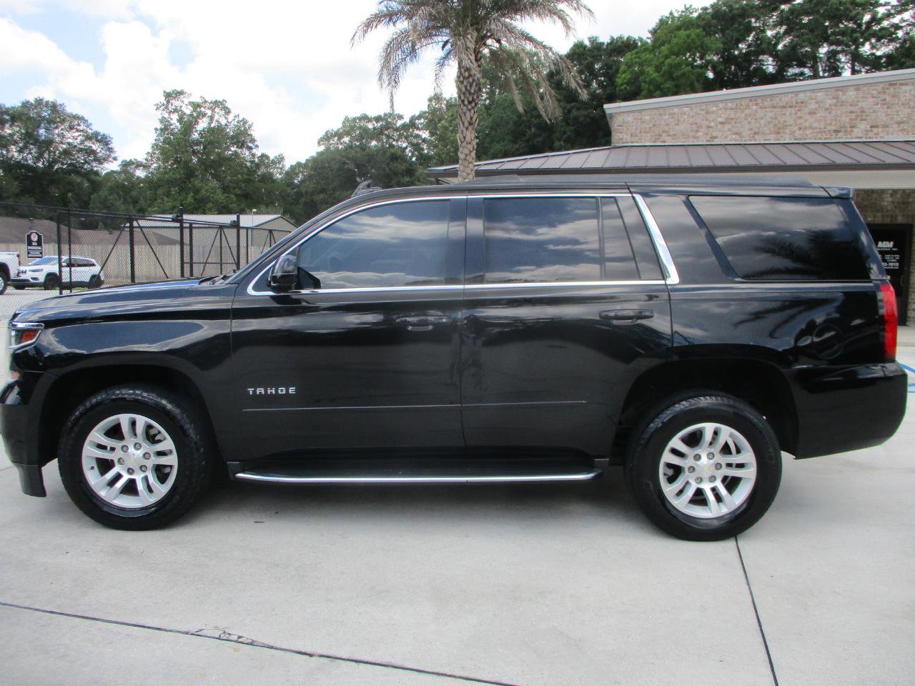 Used 2017 Chevrolet Tahoe LT RWD image 21