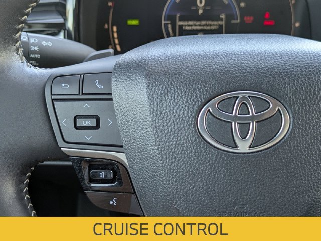 Used 2025 Toyota Camry SE w/ Convenience Package FWD image 19