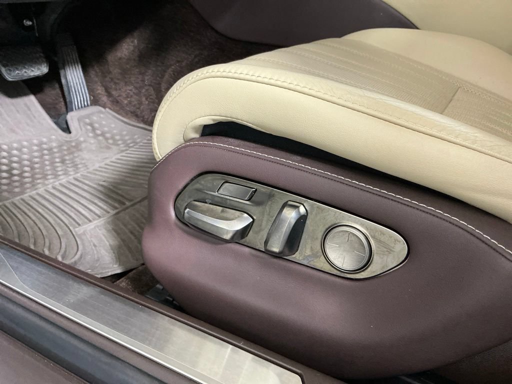 Used 2019 Lexus LS 500 w/ Interior Upgrade Package RWD image 20