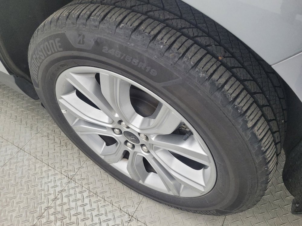 Used 2024 Ford Edge Titanium image 31
