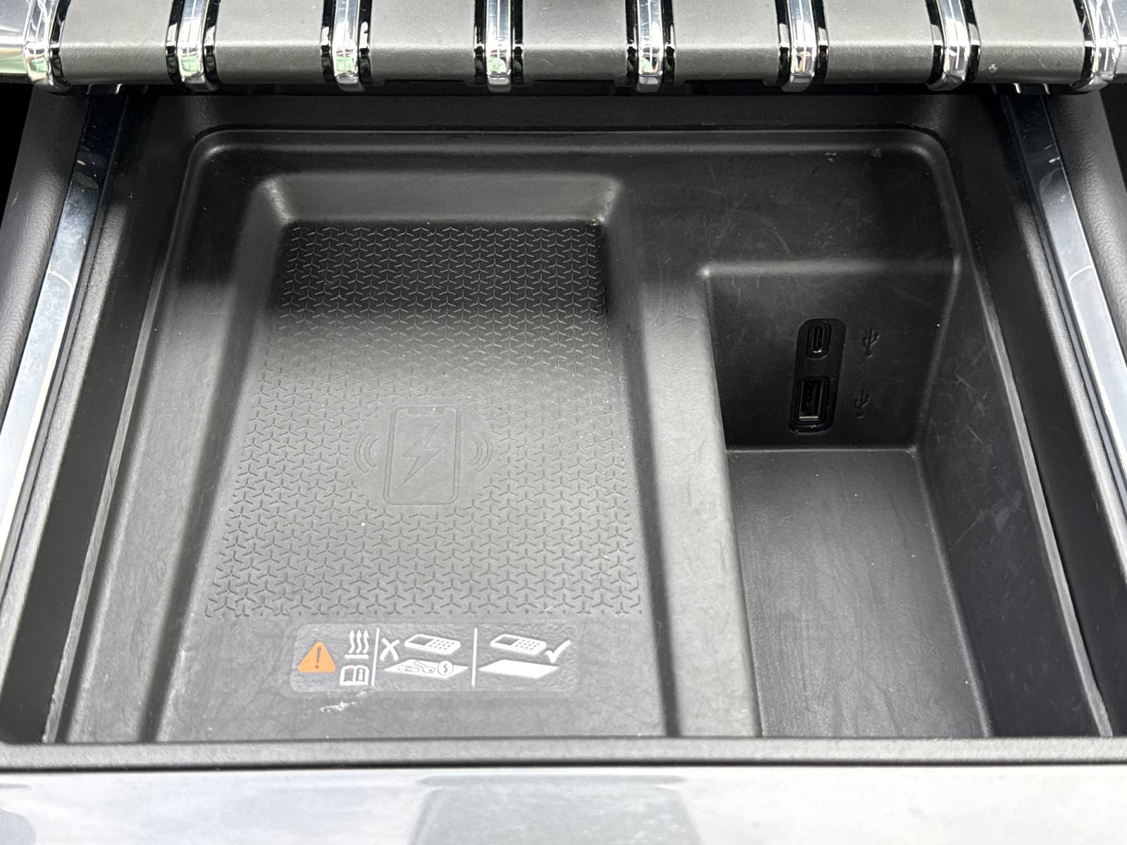 Used 2025 GMC Acadia Elevation FWD image 30