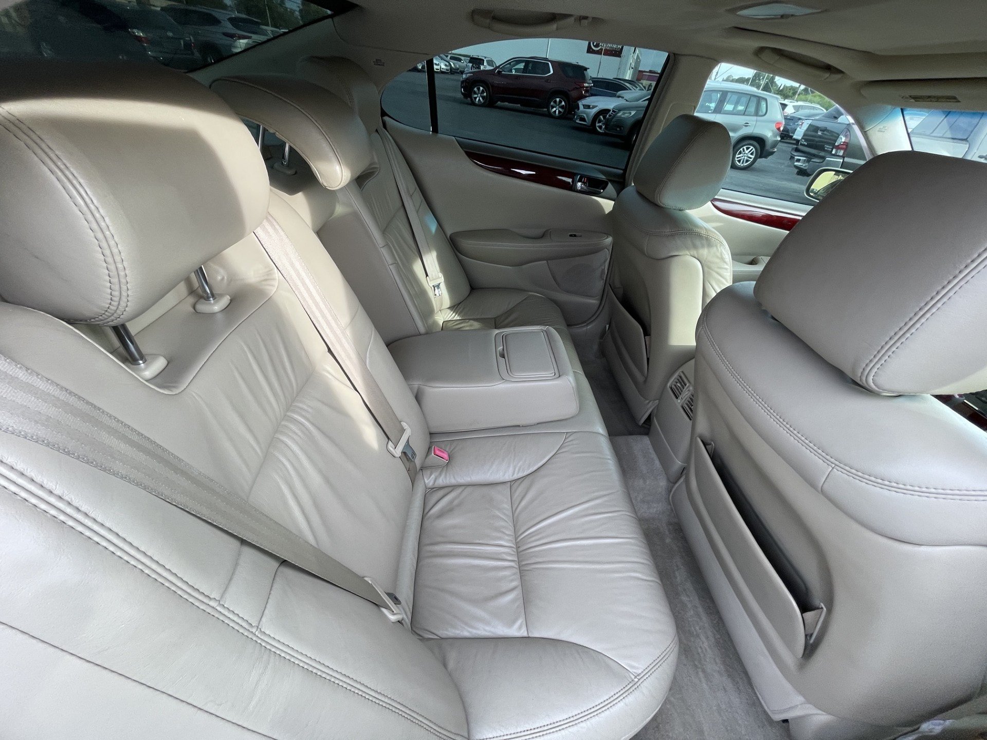 Used 2004 Lexus ES 330 FWD image 22