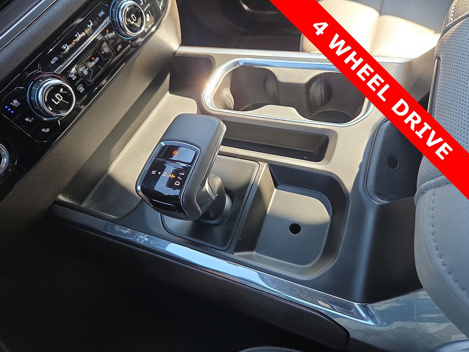 Used 2023 GMC Sierra 1500 SLT image 25