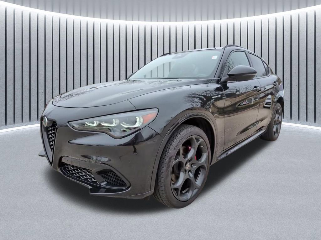 Used 2024 Alfa Romeo Stelvio Veloce image 17