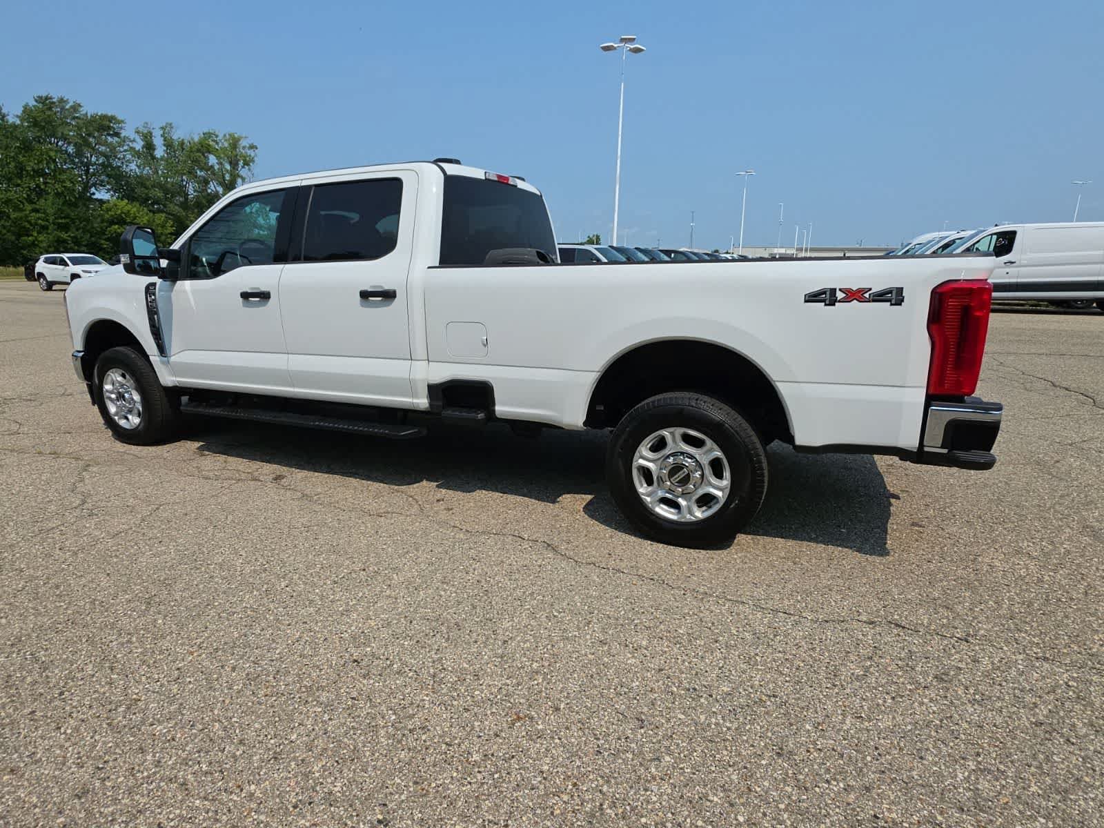 Used 2025 Ford F250 XLT AWD/4WD image 16