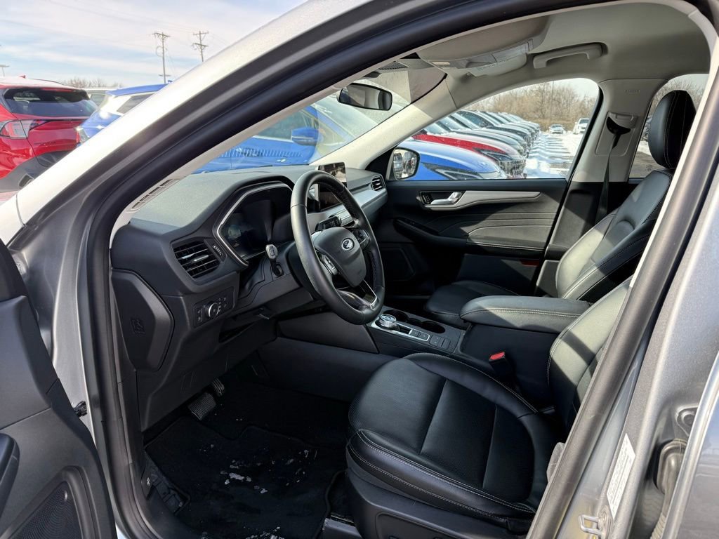 Used 2022 Ford Escape SEL w/ Technology Package image 9