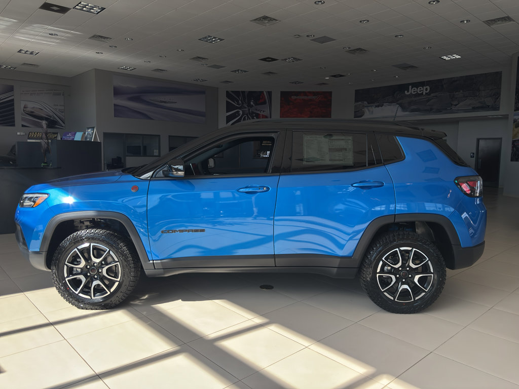 New 2025 Jeep Compass Trailhawk w/ Trailhawk Elite Group image 11