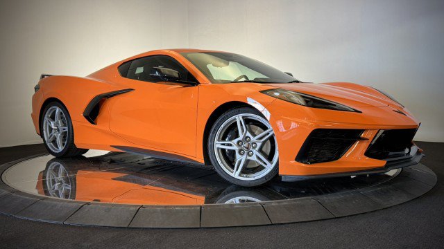Used 2024 Chevrolet Corvette Stingray Premium Cpe w/ Z51 Performance Package RWD image 2