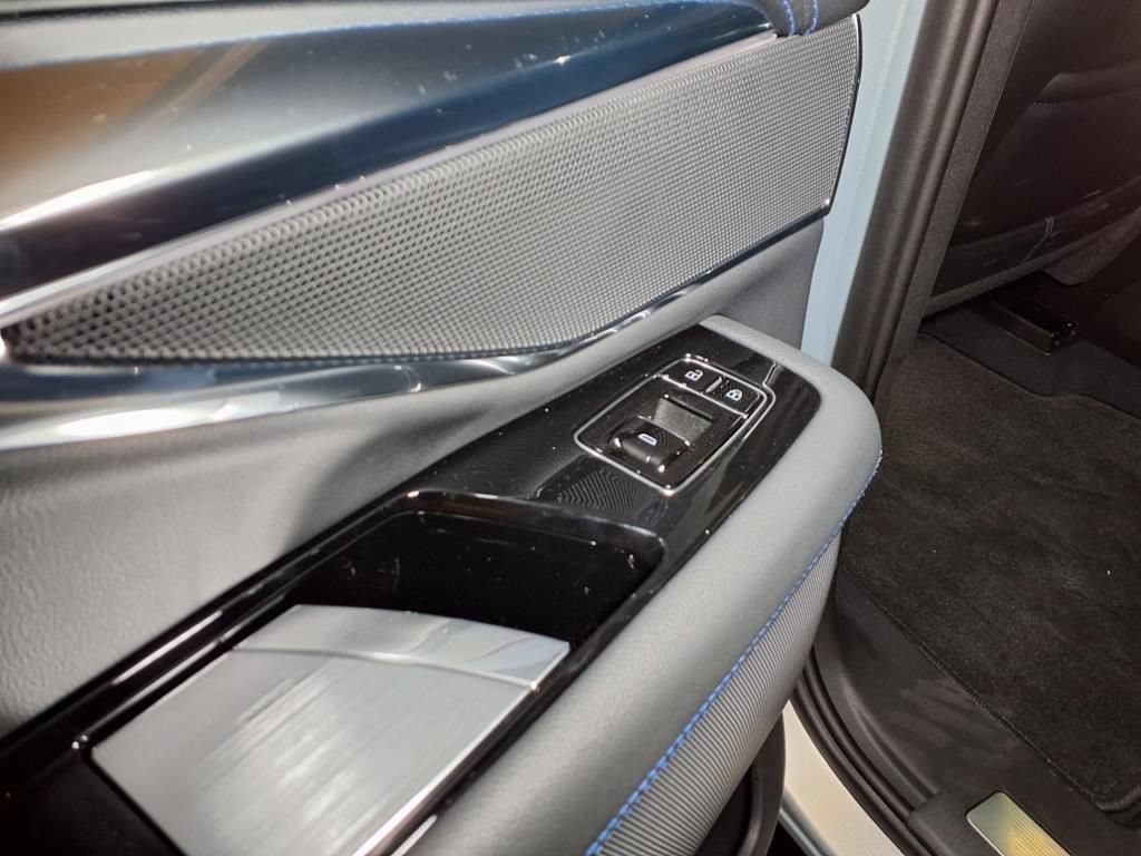 New 2026 Cadillac Escalade IQL Luxury AWD/4WD image 13