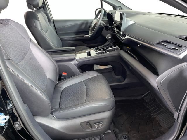 Used 2025 Toyota Sienna Limited AWD/4WD image 24