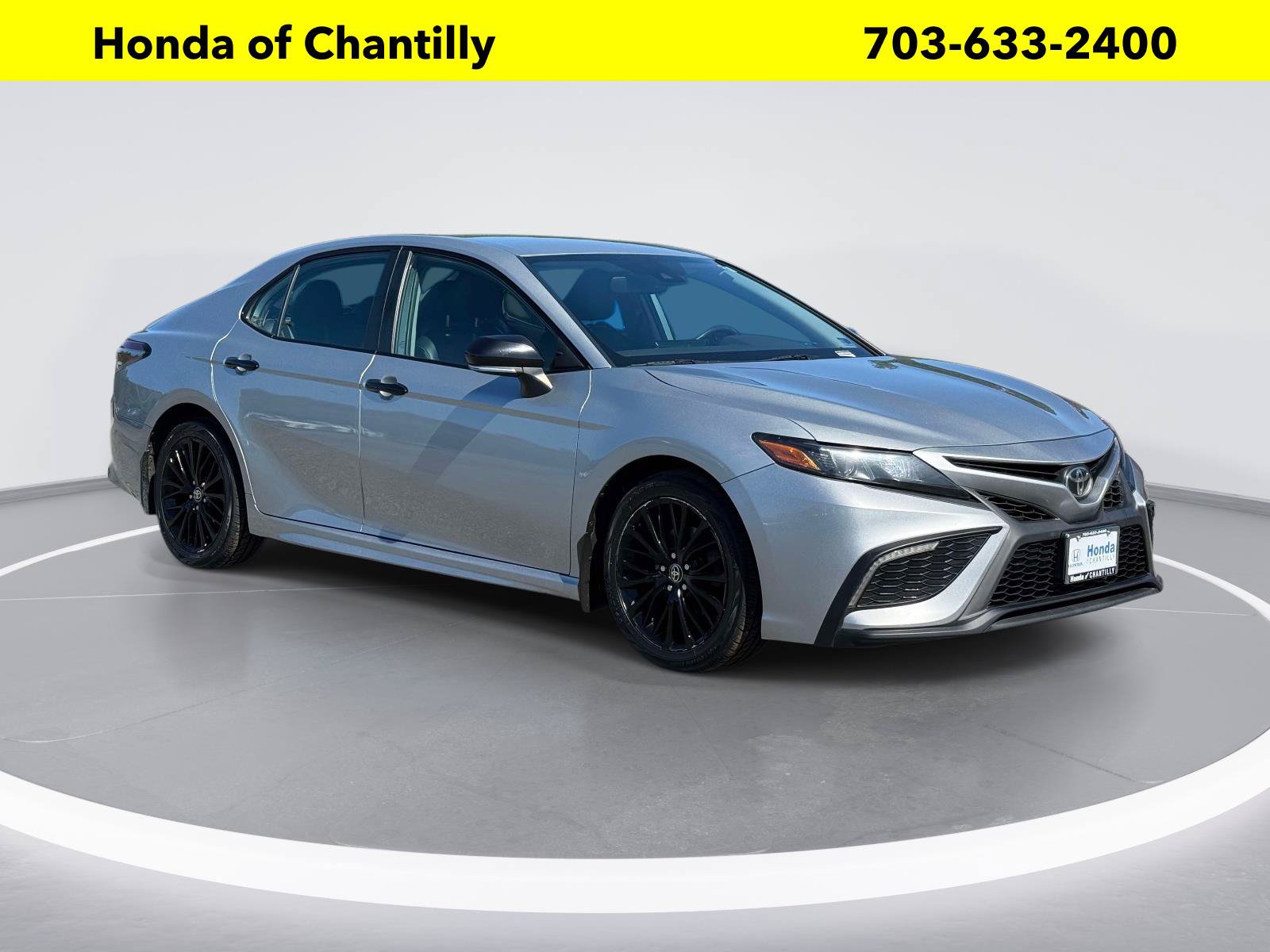 Used 2022 Toyota Camry SE w/ Convenience Package AWD/4WD image 1