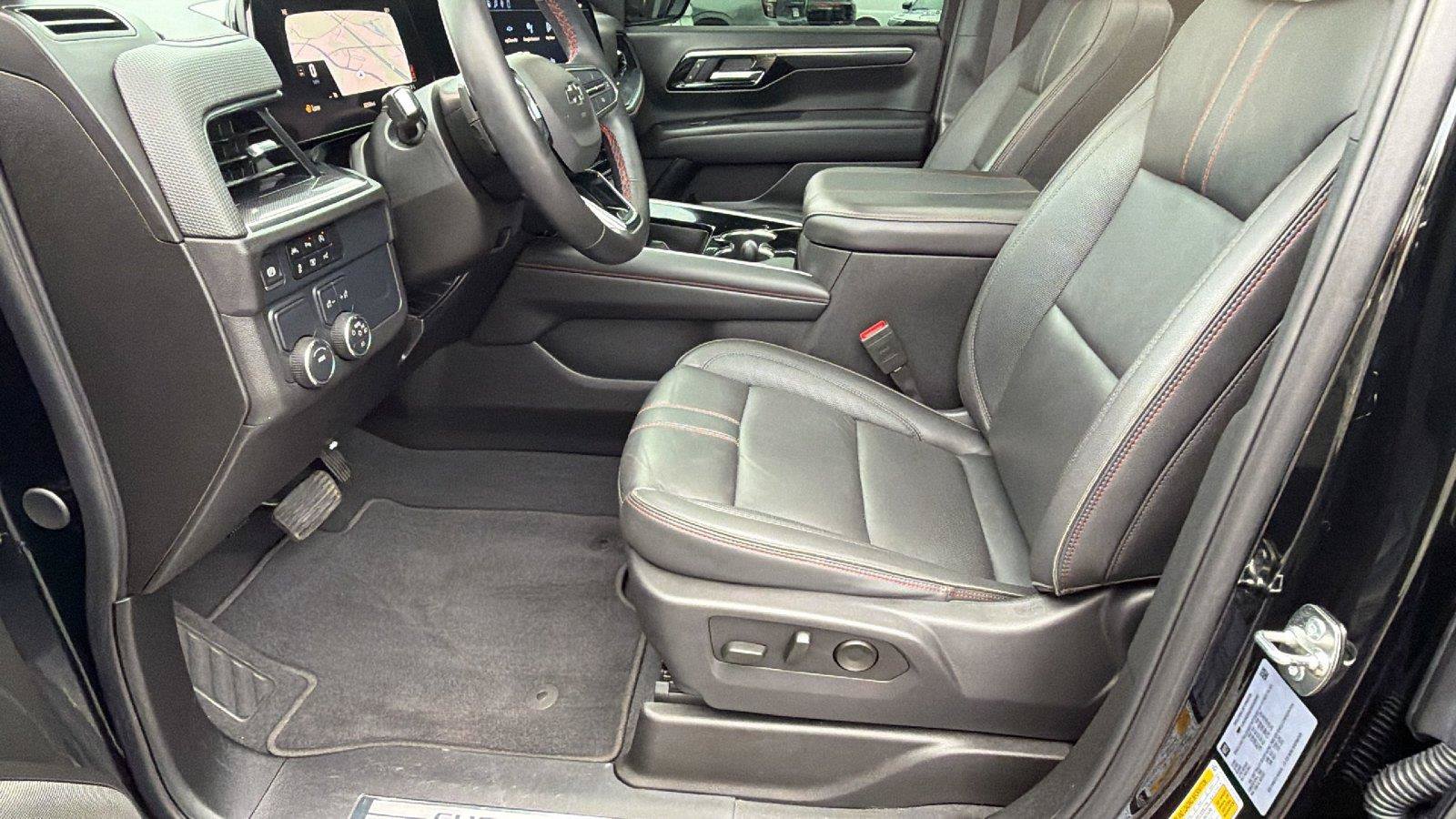 Used 2025 Chevrolet Suburban RST w/ Comfort Package RWD image 17