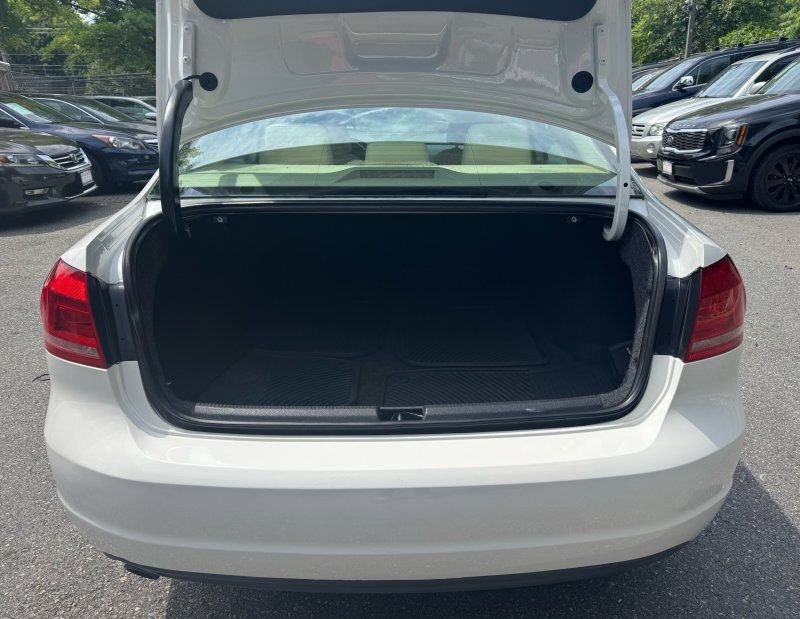 Used 2012 Volkswagen Passat 2.5 SE FWD image 18