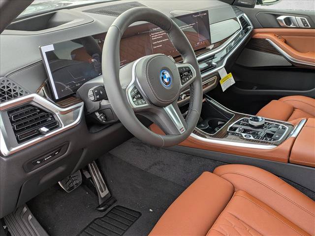 Used 2026 BMW X5 xDrive50e AWD/4WD image 3