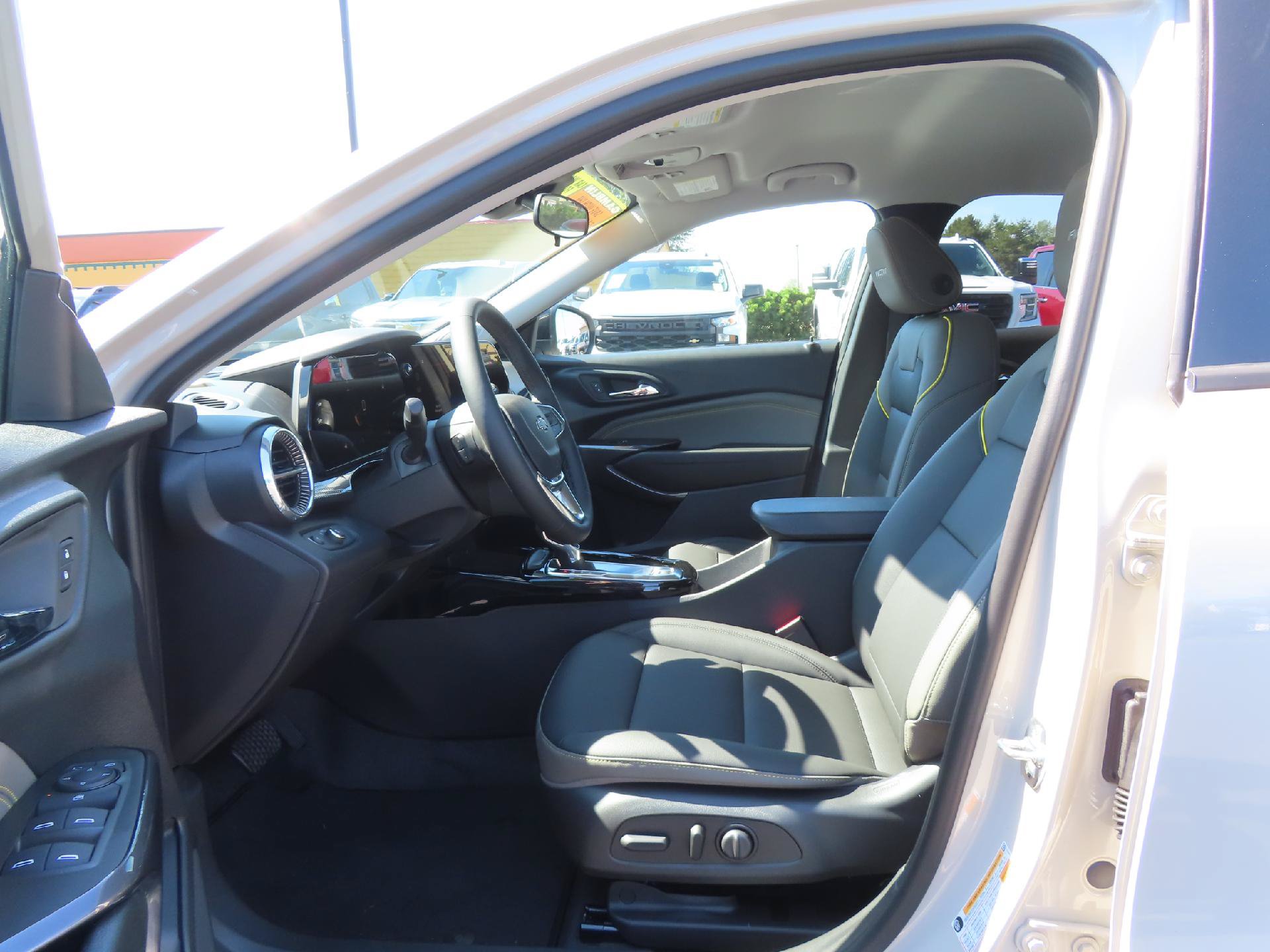 New 2026 Chevrolet Trax ACTIV w/ Driver Confidence Package FWD image 14