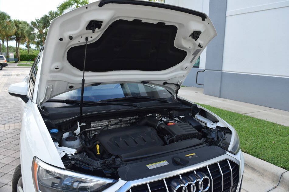 Used 2020 Audi Q3 2.0T Premium w/ Convenience Package AWD/4WD image 90